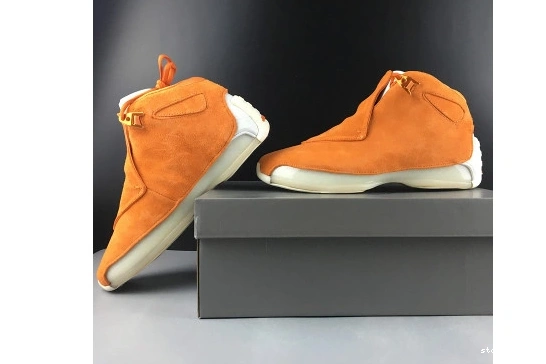  AA2494-801 AA2494-801 Jordan Orange Campfire 18 Retro 0825